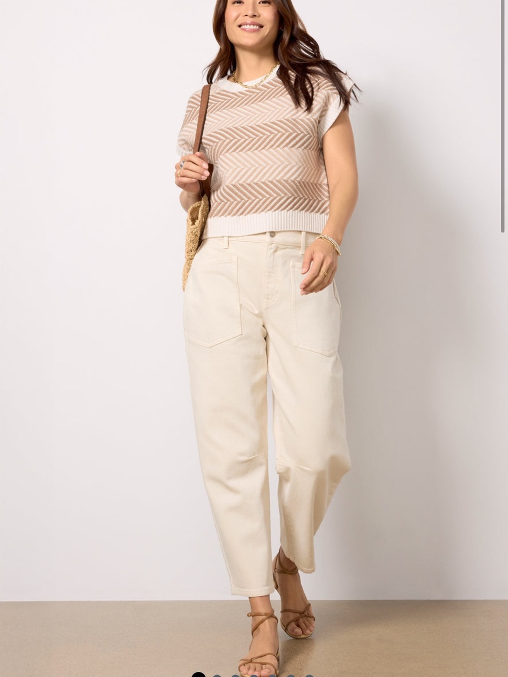 Evereve Cora Barrel Jeans in ecru